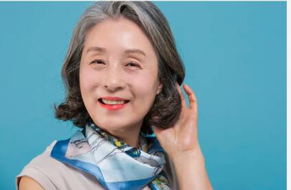 68岁大妈不听女儿劝告,坚持要找老伴,结果被气得大病一场