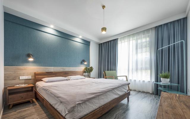 我说我想用最少的钱做背景墙，设计师会心一笑：你终于开窍了