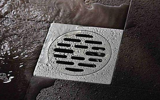 20元地漏和100元地漏差别在哪?听师傅分析,才知差别如此大