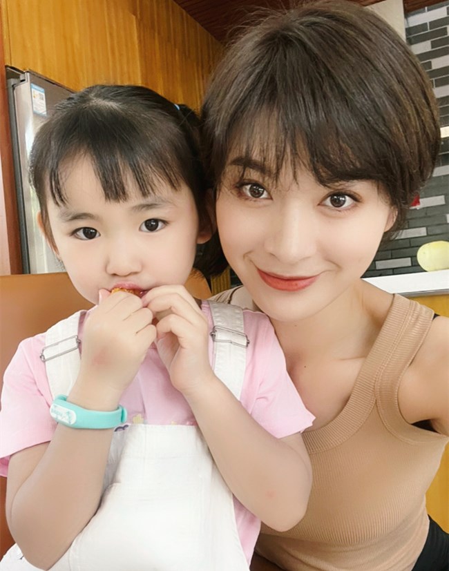 李小璐|李雅男否认前妻出轨！拒绝参加再见爱人，自嘲收入不及蒋菲菲零头