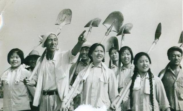 1974年,21岁上海女知青因外出上厕所失踪,几十年来音信全无