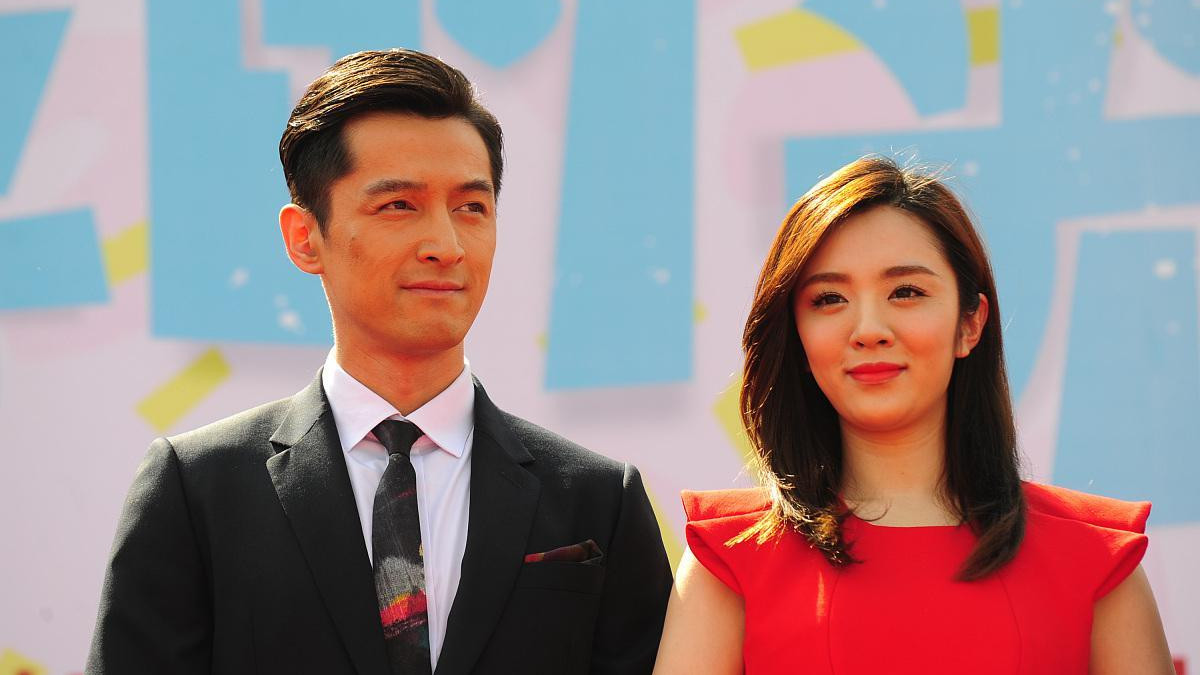 穿衣搭配 从胡歌老婆的身份，想到韩剧《明星经纪人生存记》中朱玄英的穿搭