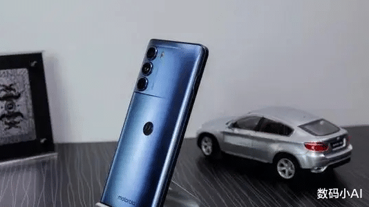 摩托罗拉|国产“卷王”再跌新低，12GB+512GB，降至2299元