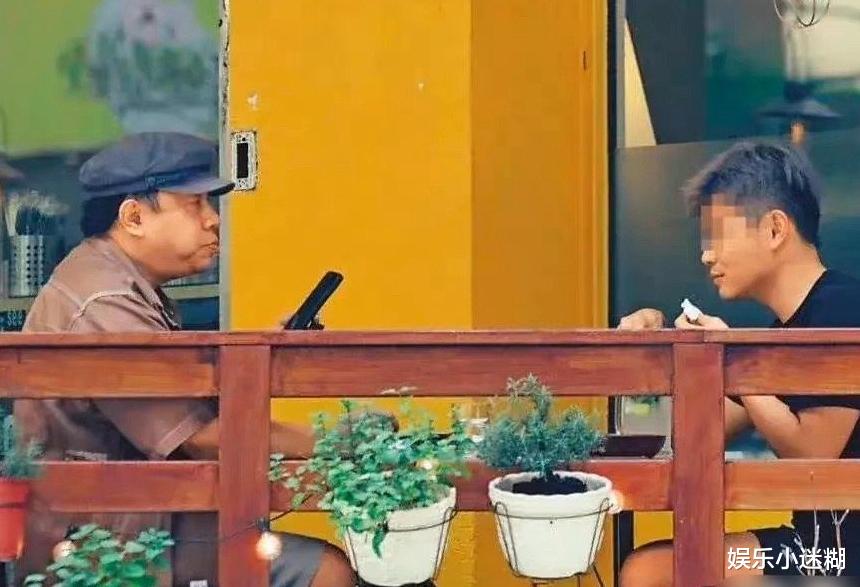 蔡康永|60岁蔡康永恋上小鲜肉？与帅壮男遛狗、就餐主动买单，被嘲爷孙恋