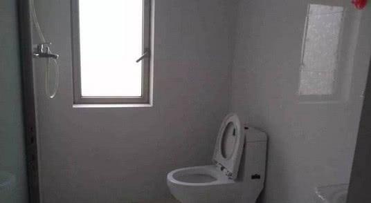 月入5000的工薪阶层,为了省钱直接搬进毛坯房,一住就是5年