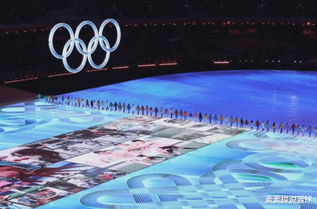 郭峰|著名歌手郭峰已经60岁了,无儿无女便已白头,婚姻成困扰,没成家就老了