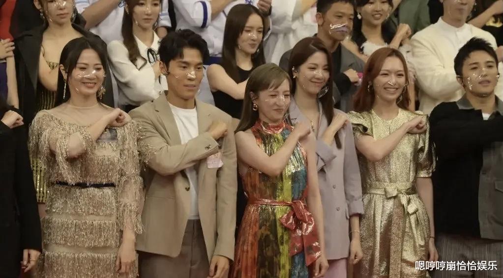 台庆|TVB台庆亮灯仪式的大合照,站位太有讲究了!