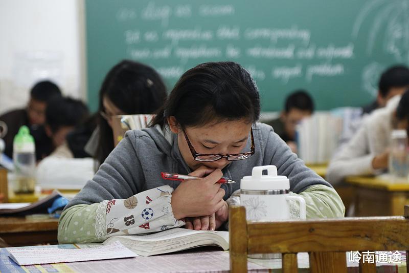 考研|为什么有些985、211的本科学生,在找工作时学历那么管用?