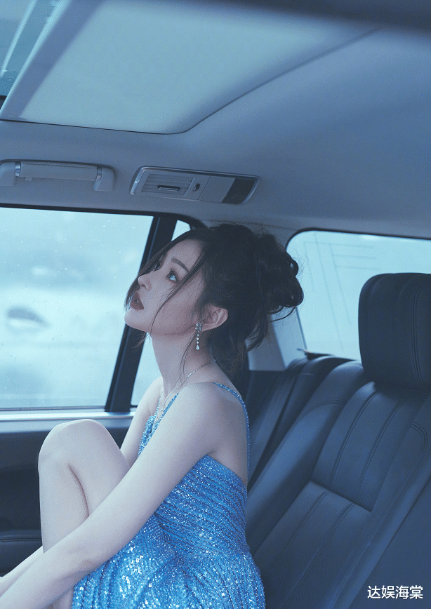 张天爱|微博电影之夜,张天爱身材登热搜第一,“白幼瘦”病态审美引热议