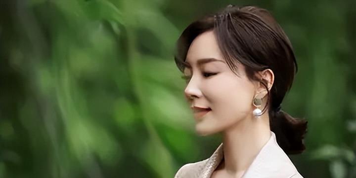 杨蓉 圈内最会保养的10位女星，个个皮肤水嫩，婀娜多姿，越老越有韵味