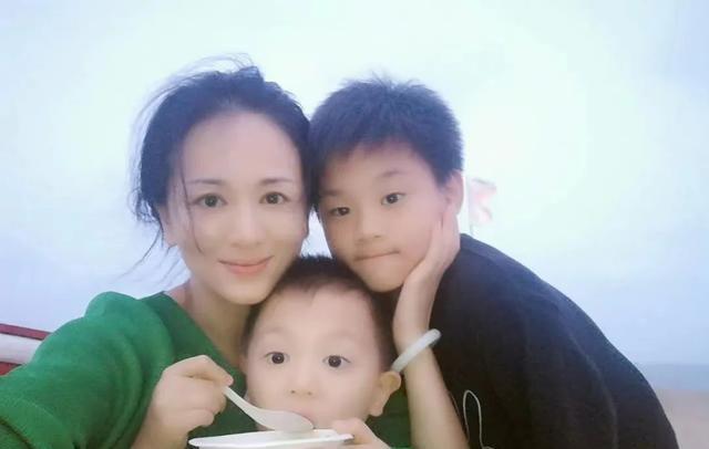 涓子|当红时隐退嫁人生两子，老公身份成谜，如今46岁涓子“仙女下凡”依旧美丽