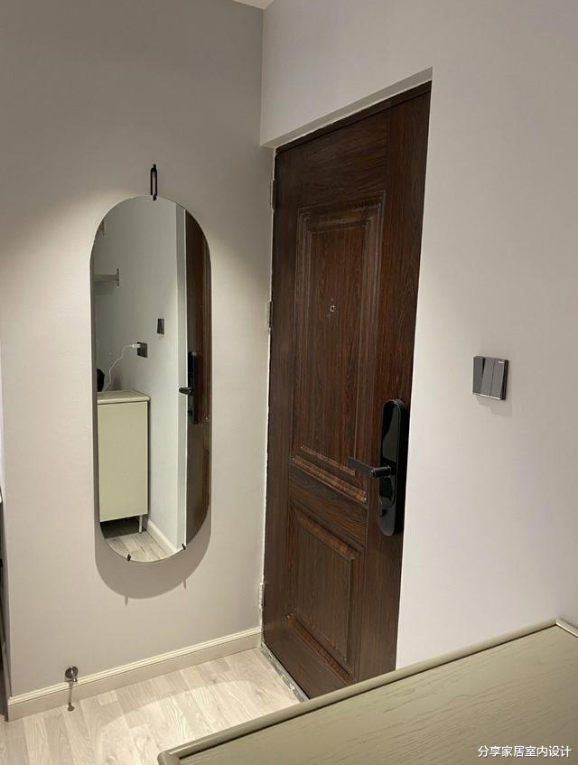 她家极简78平新房,不做吊顶非常喜欢,电视墙这样设计太机智了!