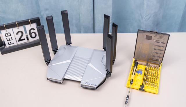 性能强大无短板，外观酷炫用料足、中兴AX5400Pro+旗舰版路由器