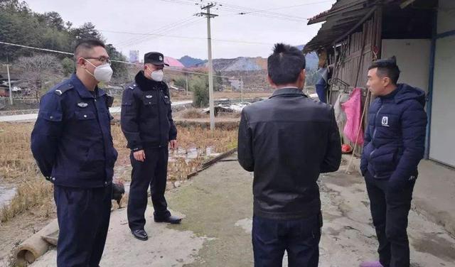 案例:野外发现男性焦尸,四肢不全,七颗假牙确定死者身份