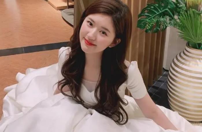 赵露思|陈知易“预言”赵露思，易卷入三角关系最多还有2年，有2点已成真