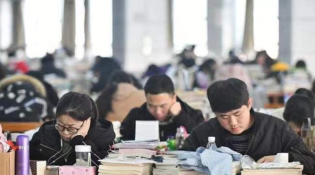 职业教育|“袋鼠一族”正在大学生中蔓延，父母感到心寒，学生还乐在其中