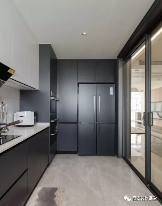 冰箱放厨房最好，怎么放是个问题