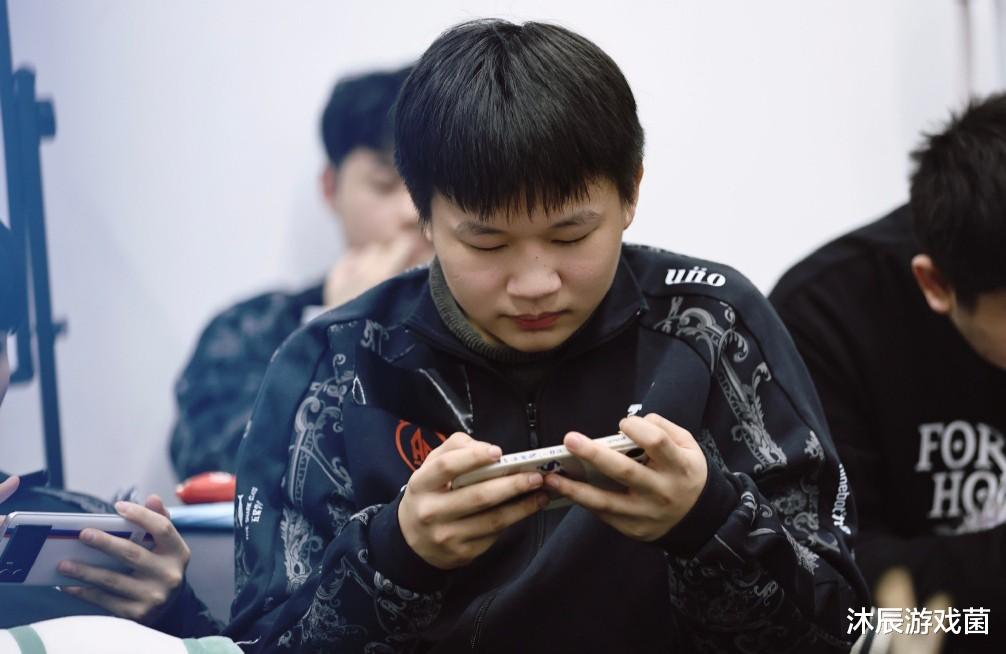 一诺幸亏状态回暖了!极光持续给压力,世冠若没打好一诺地位不保