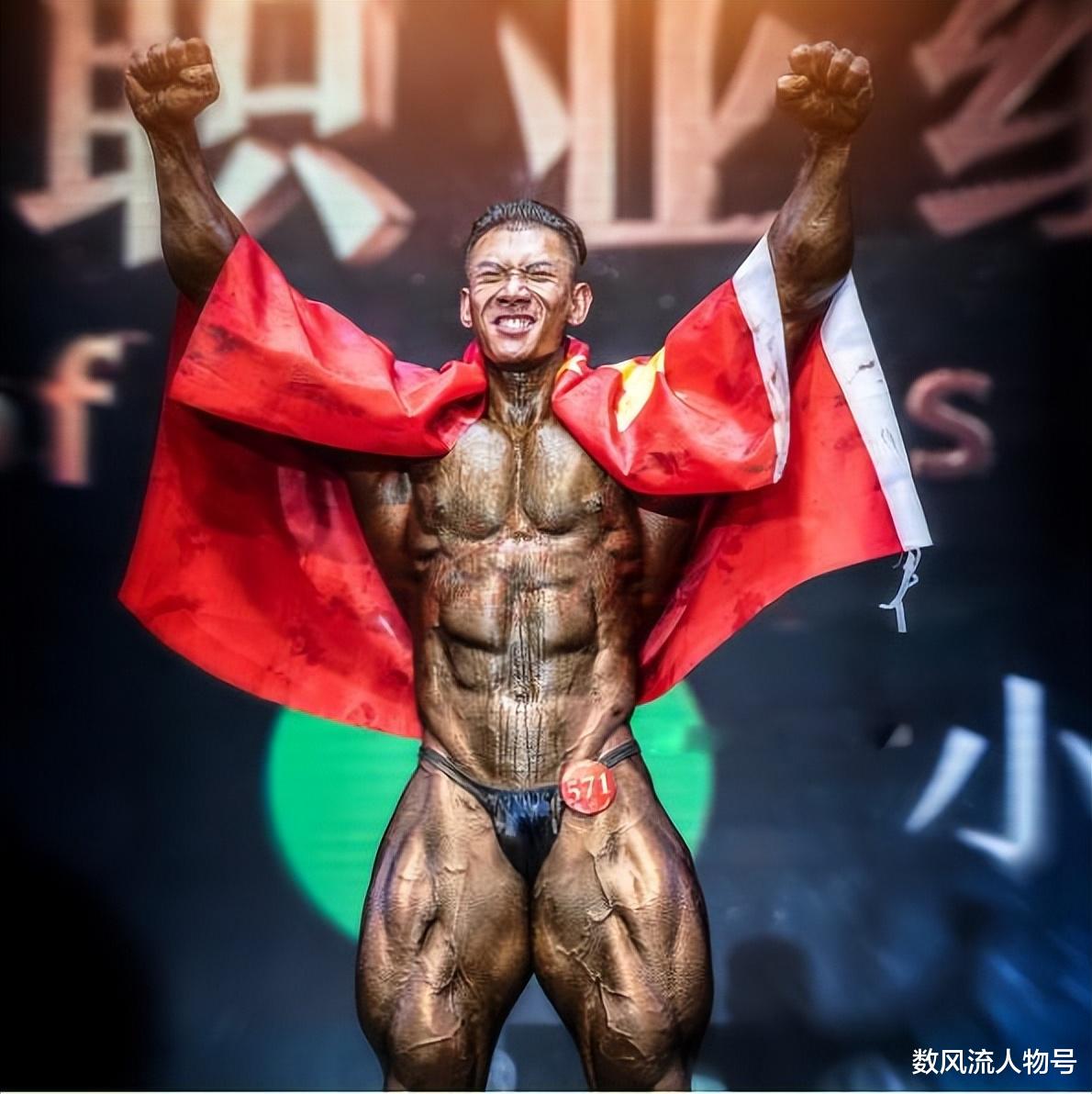 鹿晨辉|中国第一肌肉巨兽鹿晨辉：自费60万比赛，从穷小伙到健美第一人！