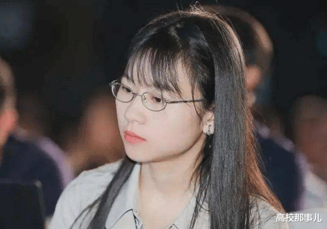 华为|入职华为女博士吐槽“买不起房”，晒出薪资单后，网友们却沉默了