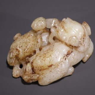 狮子|旧藏·和田玉籽料狮子戏球雕件