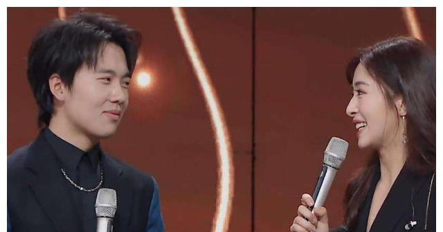 郭麒麟|4天牵扯进5个女孩：郭麒麟，你可要撑住啊