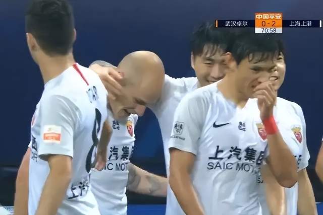 奥斯卡|神操作！曝海港拆分外援合同，年薪总额仅990万欧压线达标