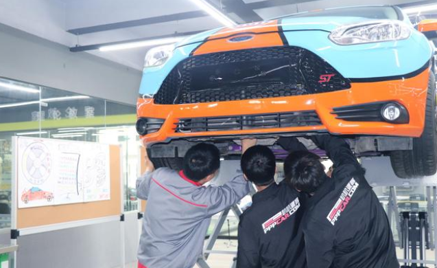 职业教育|职业教育与普通教育等同,能否普职分流?家长说:除非取消中考