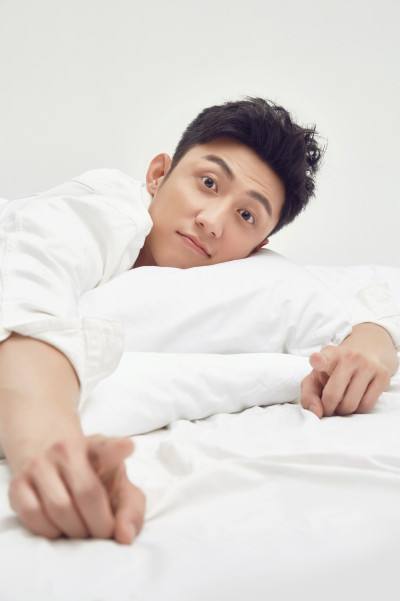 黄景瑜|硬汉小生黄景瑜：16岁辍学当模特，被3位贵人扶持成名背景不一般！