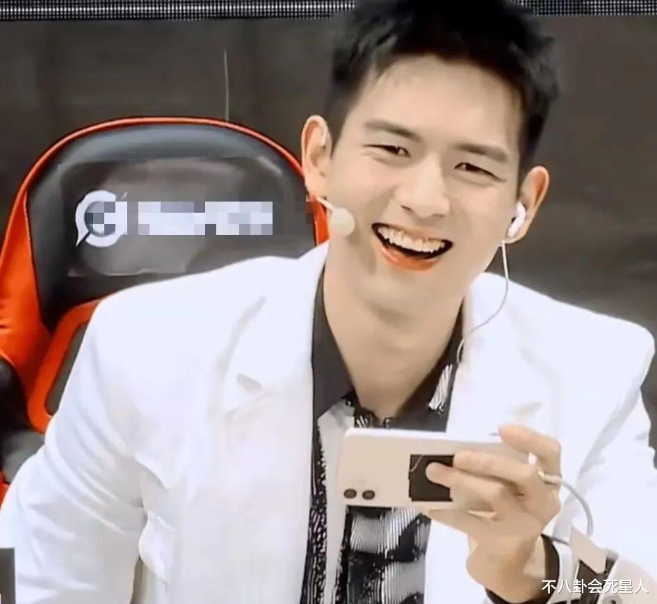 赵丽颖|五四青年节明星动态，王一博脸肿，赵丽颖嘴唇变厚被质疑做了医美