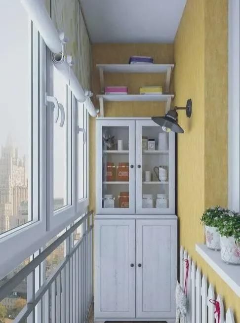 封阳台如何装护栏,装室内还是室外?看看你家是否装错