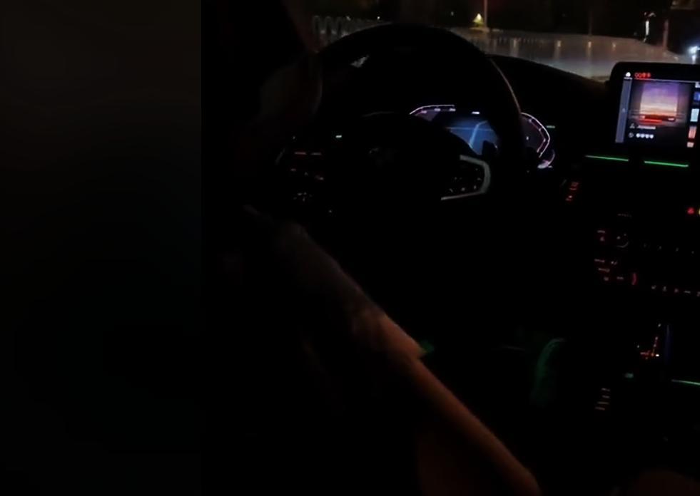 陈萌|大衣哥在家忙秋收，陈萌却开豪车高调上街，毫不掩饰对金钱的渴望