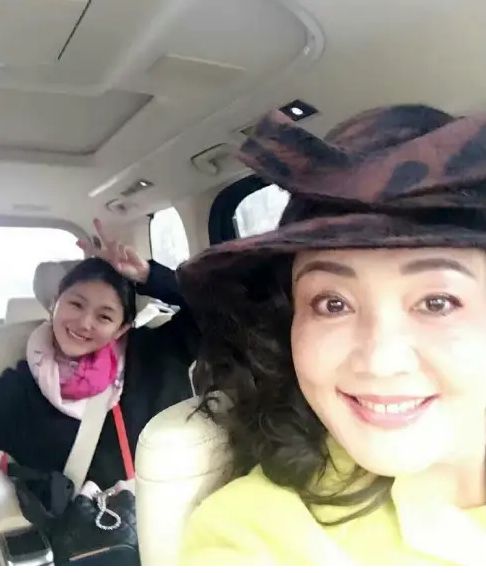 大S|张兰曝大S家高额电费真相，全家把电表接一个房子，让汪小菲报销