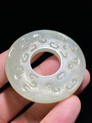 和田玉籽料|明以前 和田玉籽料 白玉 云雷纹 玉璧 挂件