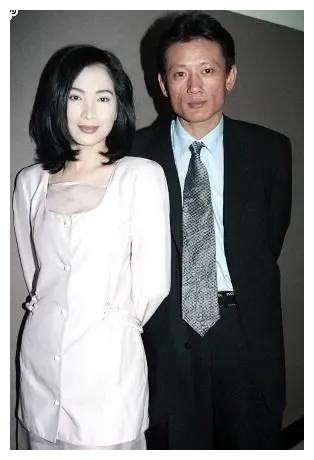 赵骏亚|从黄任中到潘若迪，再到Ella，台湾娱乐圈情感这点事，暴力这点事