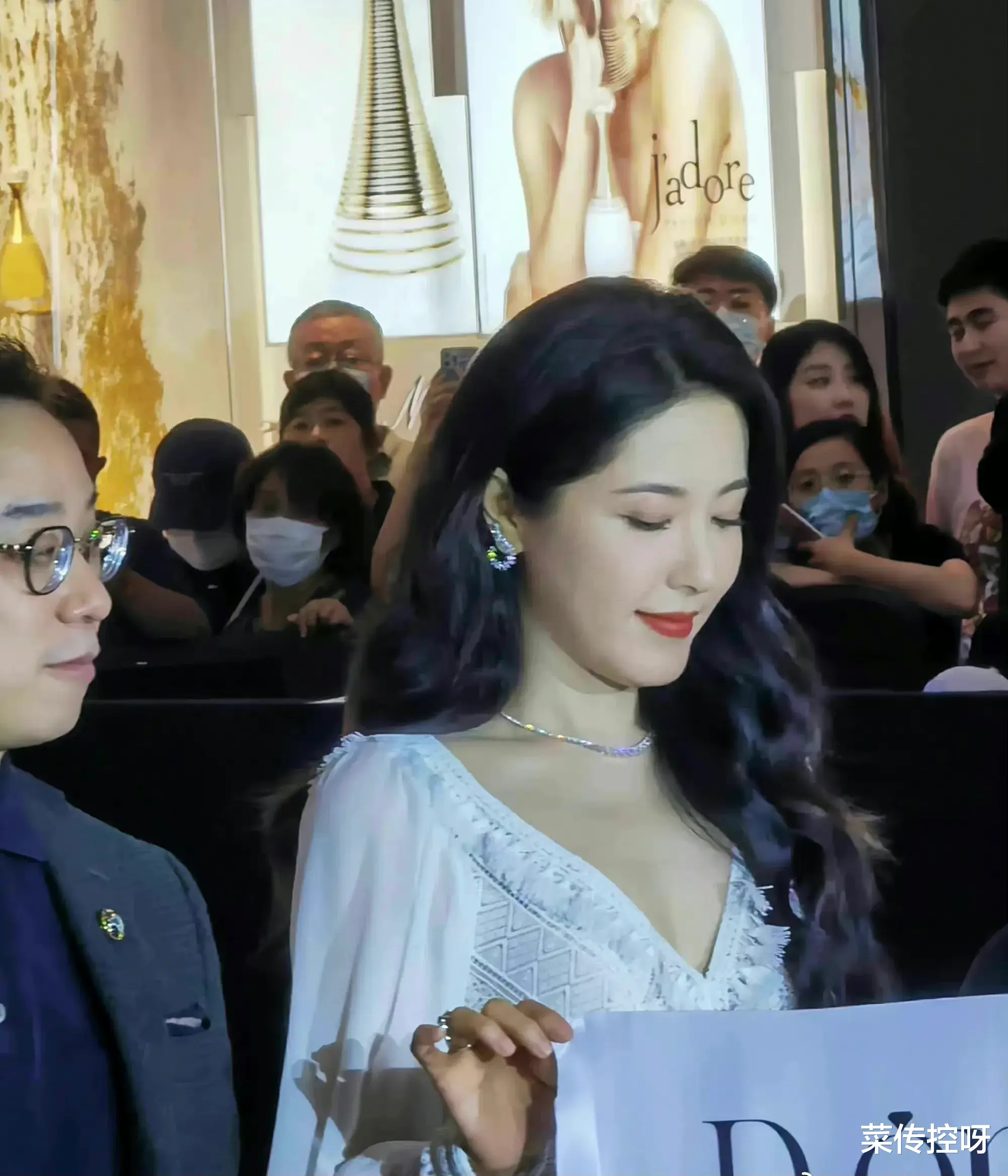 李小冉|没想到,今天娱乐圈最大的“惊喜”,是曾黎和李小冉给的!