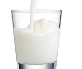 护肤品 常喝牛奶对美女有好处