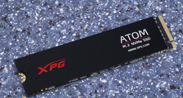 显卡|SSD评测:ADATA XPG Atom 50 1 TB -图片和组件