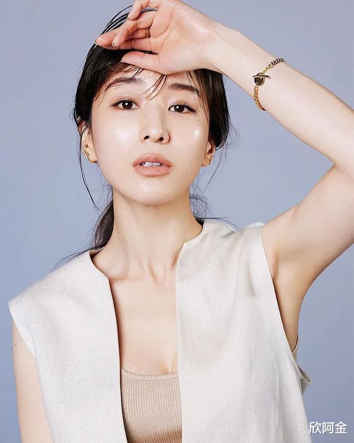 |日本顶级绿茶成功逆袭为“国民女神”!长相可爱身材x感,这谁顶得住?