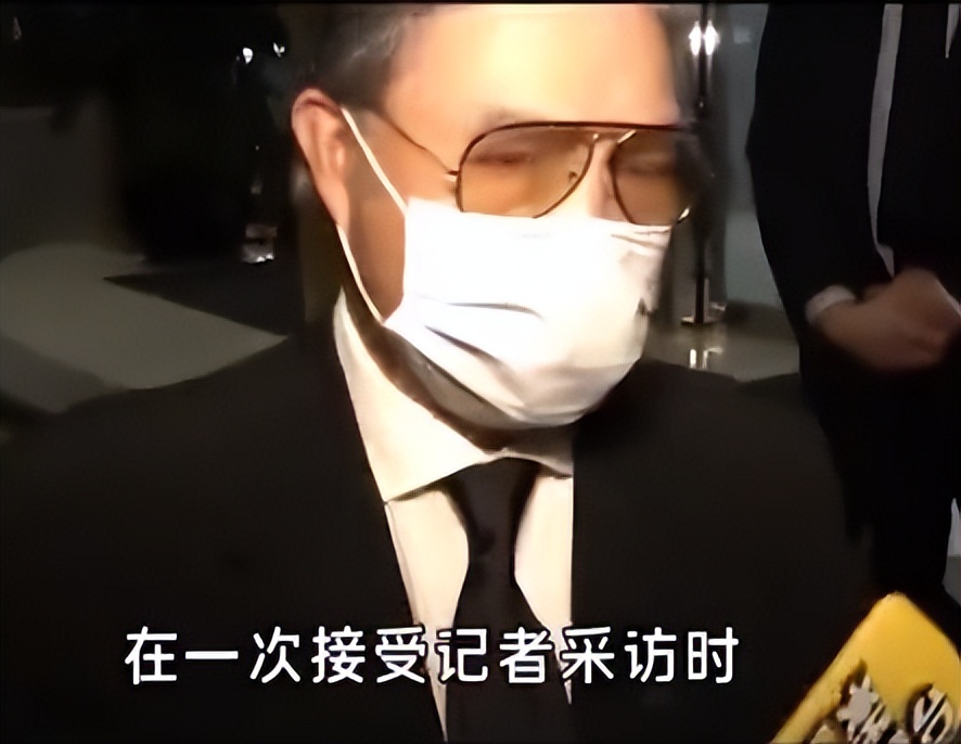 郭晶晶|郭晶晶穿5年旧衣，带2块钱皮筋受邀国庆阅兵！用眼神护住霍家家规