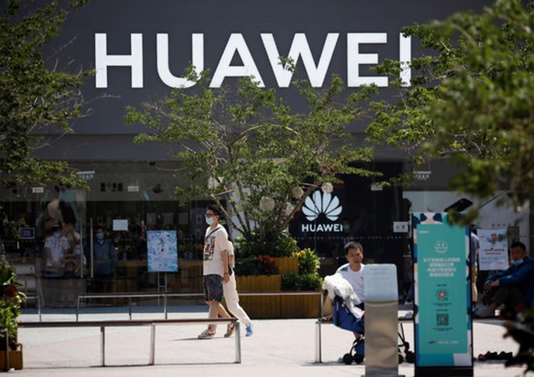 华为|遭逢绝境出现转机,两国宣布与华为合作,英国推迟拆除华为设备