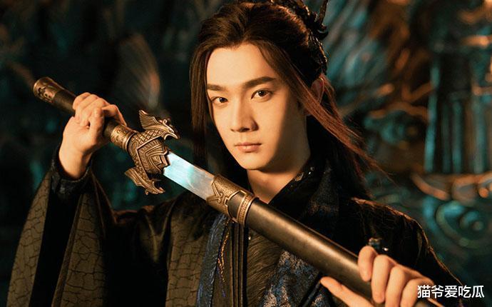 张艺兴|张宸逍个人资料：既是巽风也是陈英雄，被称为稚嫩版许凯