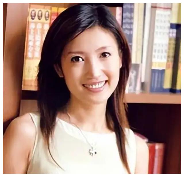 和蒋虎丁克17年的春妮，为何二婚嫁给刚强1年就生下儿子？