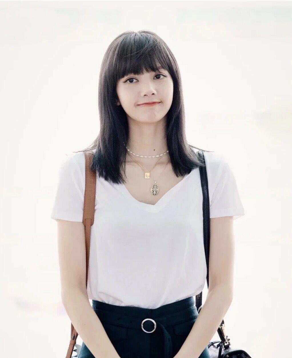 什么脸型“直发”好看，什么脸型“烫发”好看？看完分析就知道了