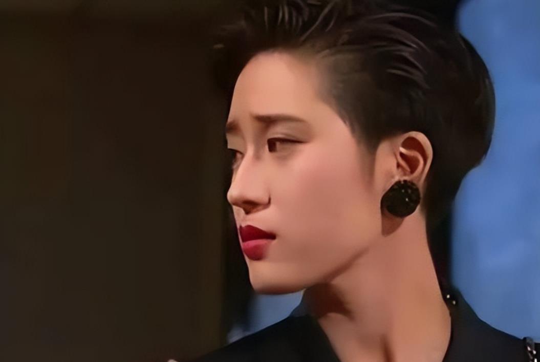 陈法蓉|陈法蓉2次和李嘉欣瞧上同一男人,分手之后,和周慧敏争夺男人