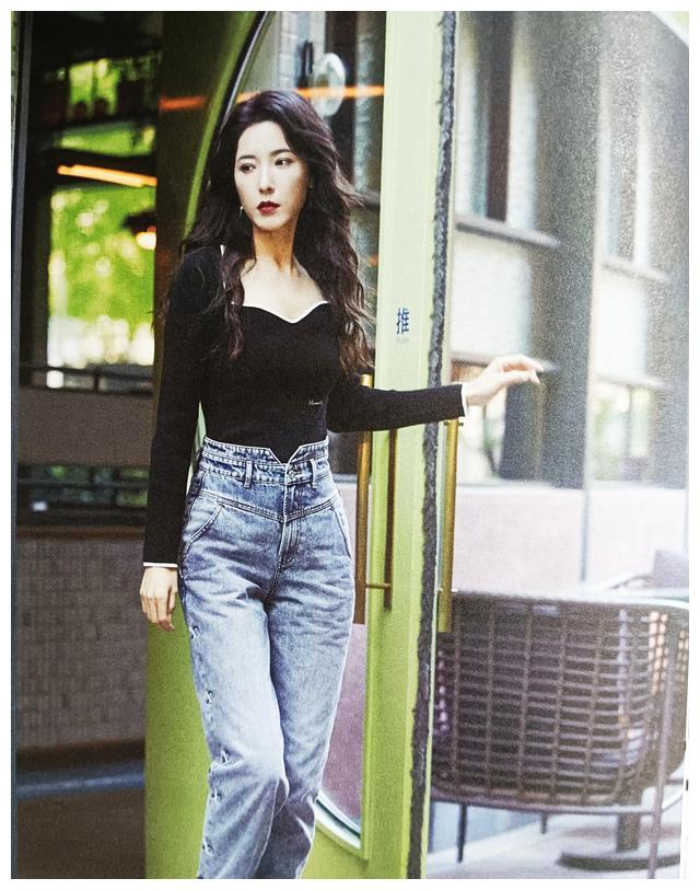 王鹤棣|欣赏着美女图片,走进美女曾黎的人生感悟之中