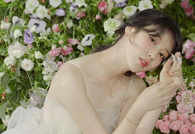 iu|IU又更新颜值巅峰了！绝美婚纱照仙气爆表，好想娶女神回家啊