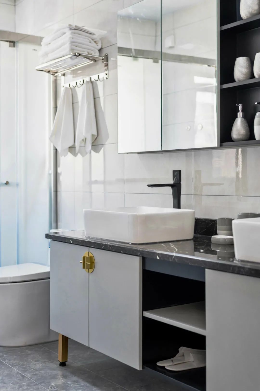 邻居家180㎡大户型，装出禅意新中式，网友：格调太迷人了！