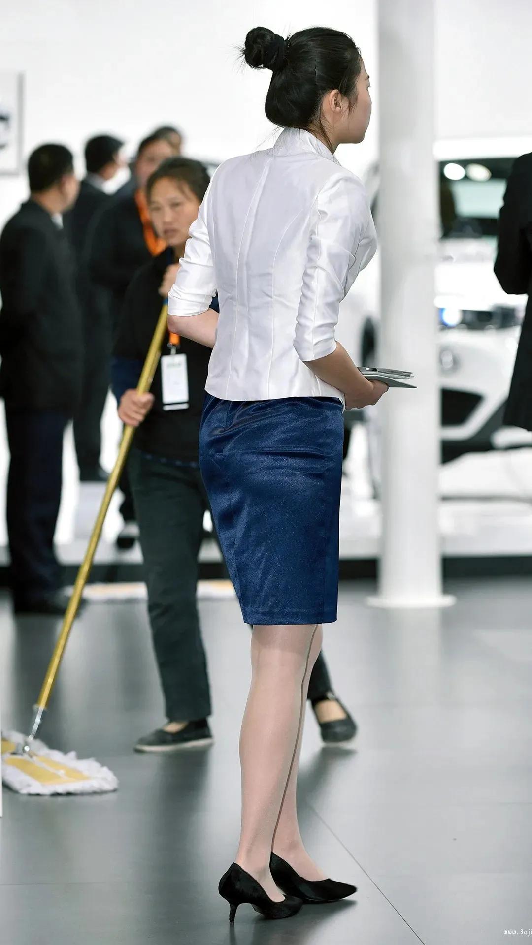 穿衣搭配|职场必备的套装穿搭,展现女性的曲线与干练!