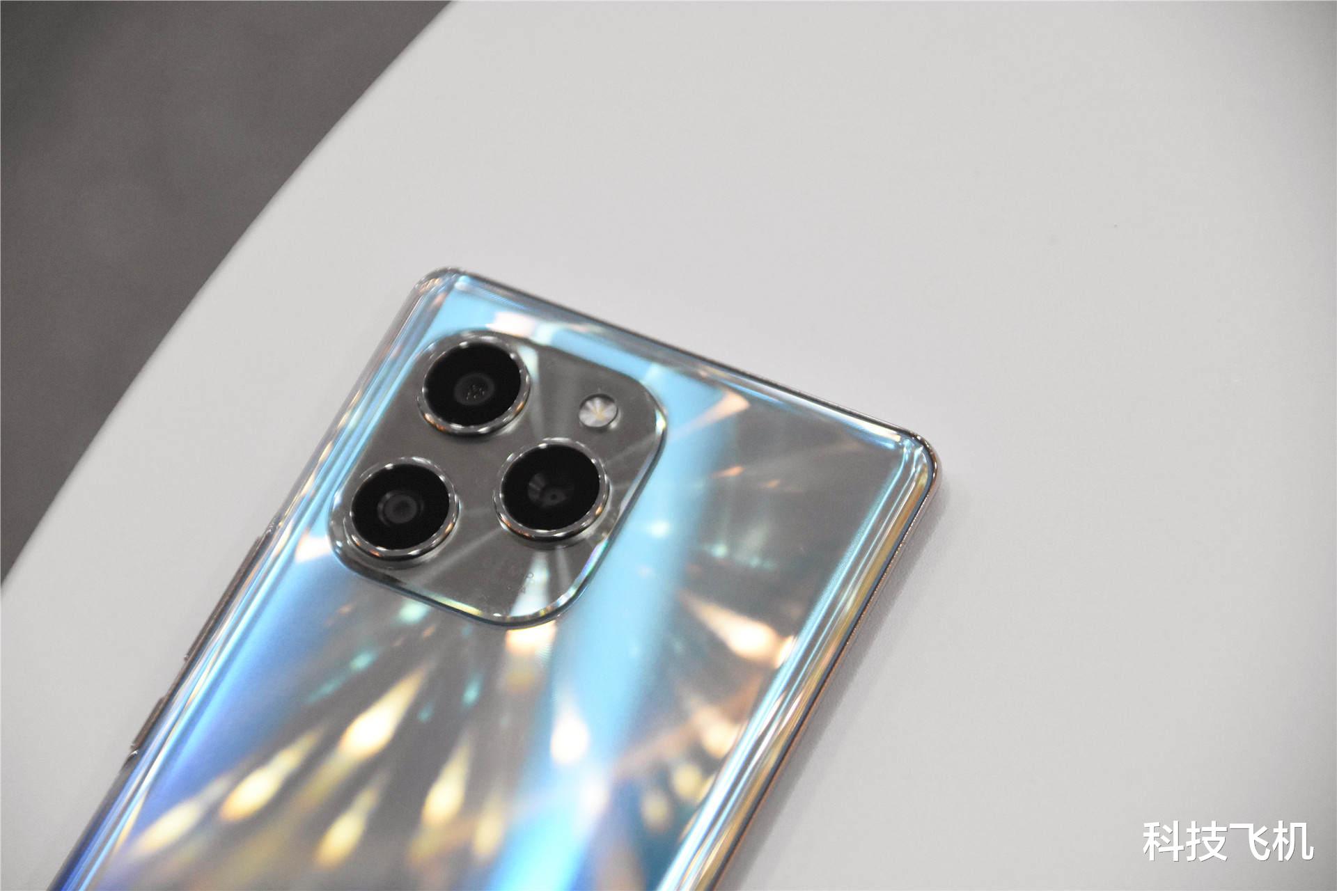 荣耀|同价位天花板配置，120Hz高刷曲面屏，或成为开年最好看的机器